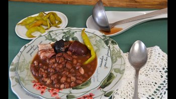 ALUBIAS DE TOLOSA CON SACRAMENTOS / TOLOSA BEANS WITH SACRAMENTS / CROCKPOT