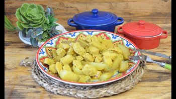 PINCHITOS DE POLLO CON PATATAS / CHICKEN AND POTATO SKEWERS / CROCKPOT