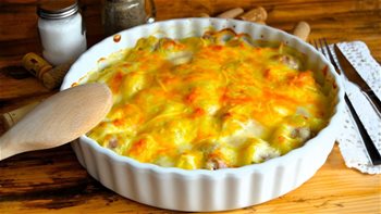 TARTA DE ALBONDIGAS Y PATATAS CON BECHAMEL
