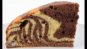 Bizcocho de dos colores muy esponjoso, naranja y chocolate