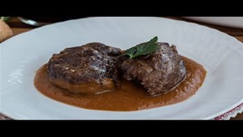 Carrilleras de cerdo al vino tinto, en olla exprés.