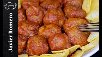 Receta de la abuela para hacer albóndigas con salsa de tomate. Cocina familiar