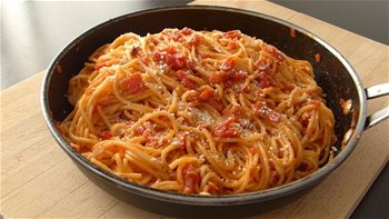 ESPAGUETIS AMATRICIANA