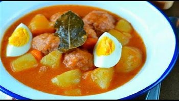 Guiso de albóndigas receta de la abuela