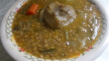Por qué debes tomar una naranja con las lentejas Y receta de lentejas con verduras.