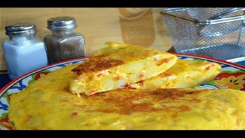 TORTILLA DE PATATAS CON CHORIZO Y QUESO