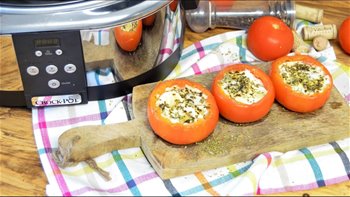 TOMATES RELLENOS DE MOZZARELLA Y HUEVO / TOMATOES STUFFED WITH MOZZARELLA AND EGG / CROCKPOT