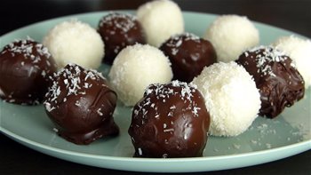 Bolitas de Coco y Chocolate Receta de Dulce ?