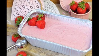 HELADO DE FRESA CON LECHE CONDENSADA (2 INGREDIENTES)