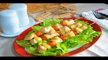 BROCHETAS DE POLLO Y PIÑA