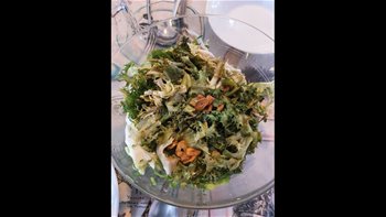 Después de probar esta ensalada no querrás comer ninguna otra. Ensalada de Escarola