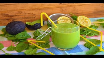 SMOOTHIE DE AGUACATE Y ESPINACAS