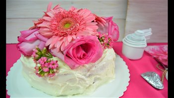 TARTA DE NATA CON FLORES NATURALES