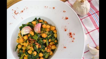 GARBANZOS REFRITOS CON ACELGAS O ESPINACAS