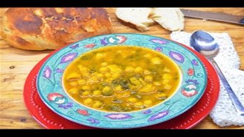 Potaje de garbanzos con espinacas y bacalao, fácil y muy rápido