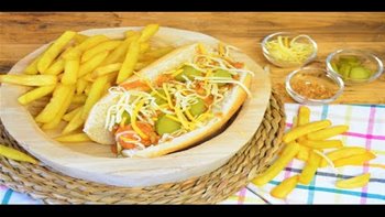 PERRITOS CALIENTES CON SALSA DE CHILI Y QUESO / HOT DOGS WITH CHILI CHEESE SAUCE / CROCKPOT