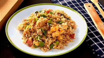 Arroz frito, una receta de arroz con huevo