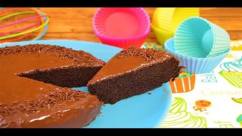ESTE ES EL PASTEL DE CHOCOLATE CON 3 INGREDIENTES QUE TODO EL MUNDO BUSCA (FACIL Y RAPIDO)
