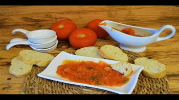 COMO HACER SALSA DE TOMATE CASERO / HOW TO MAKE HOMEMADE TOMATO SAUCE / CROCKPOT