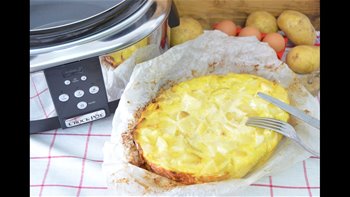 TORTILLA DE PATATAS CON CEBOLLA / POTATO OMELETTE WITH ONION / CROCK POT