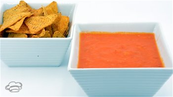 Receta de salsa casera para dipear con nachos o totopos