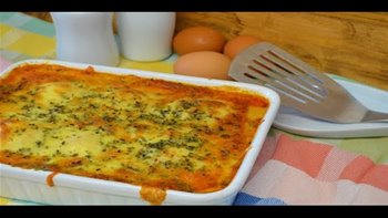 SALCHICHAS Y HUEVOS CON BECHAMEL