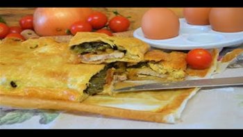 Empanada de lomo con pimientos fritos