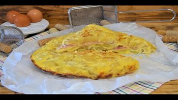 TORTILLA DE PATATAS RELLENA DE JAMON Y QUESO / POTATO OMELETTE FILLED WITH HAM AND CHEESE / CROCKPOT