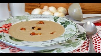 CREMA DE SETAS CON UN TOQUE DE SOJA DELICIOSA / CREAM OF MUSHROOMS WITH A TOUCH OF SOYA / CROCKPOT