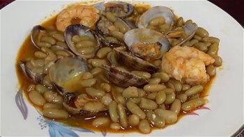 Cómo hacer alubias verdinas, con almejas y langostinos, al estilo de Mariaje