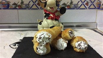 COMO HACER CONOS DE HOJALDRE RELLENOS DE NATA