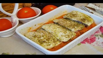 MERLUZA CON TOMATE A LAS FINAS HIERBAS EN EL MICROONDAS